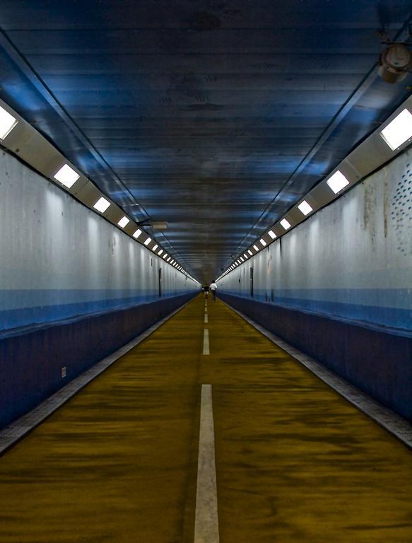 Tunnel Kitakyushu Bagian luar foto